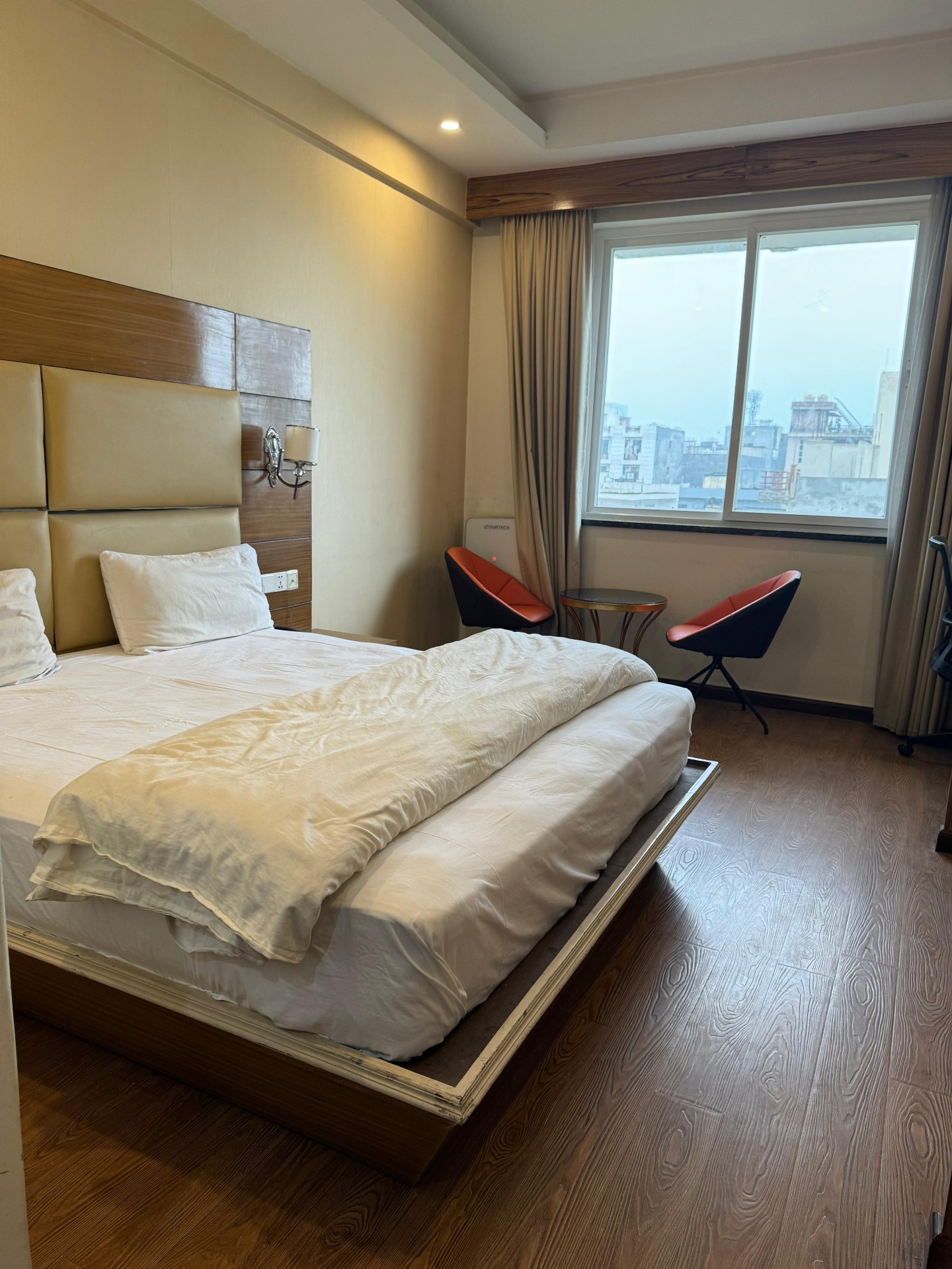 Private furnished room in Nestro Housing PG near Cyber City, DLF Phase 3